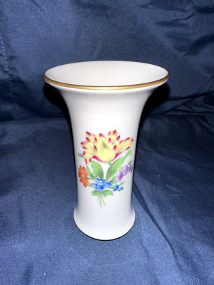 Herend Small Vase with flower motif, 3.25 in tall, .75 inches wide