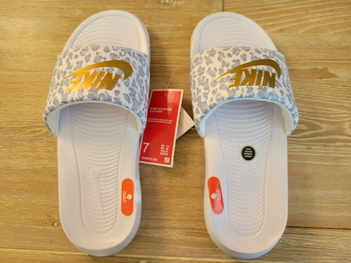 Size 7 Women s NIKE Victori One Slide Sandals Print White Gold Gray NEW