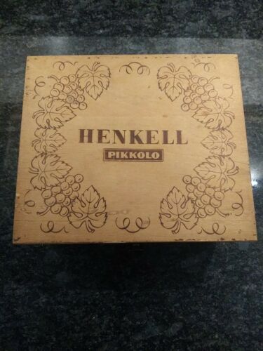 Vintage Collectable  Henko Pikkolo Wood Cigar Box - Picture 1 of 6