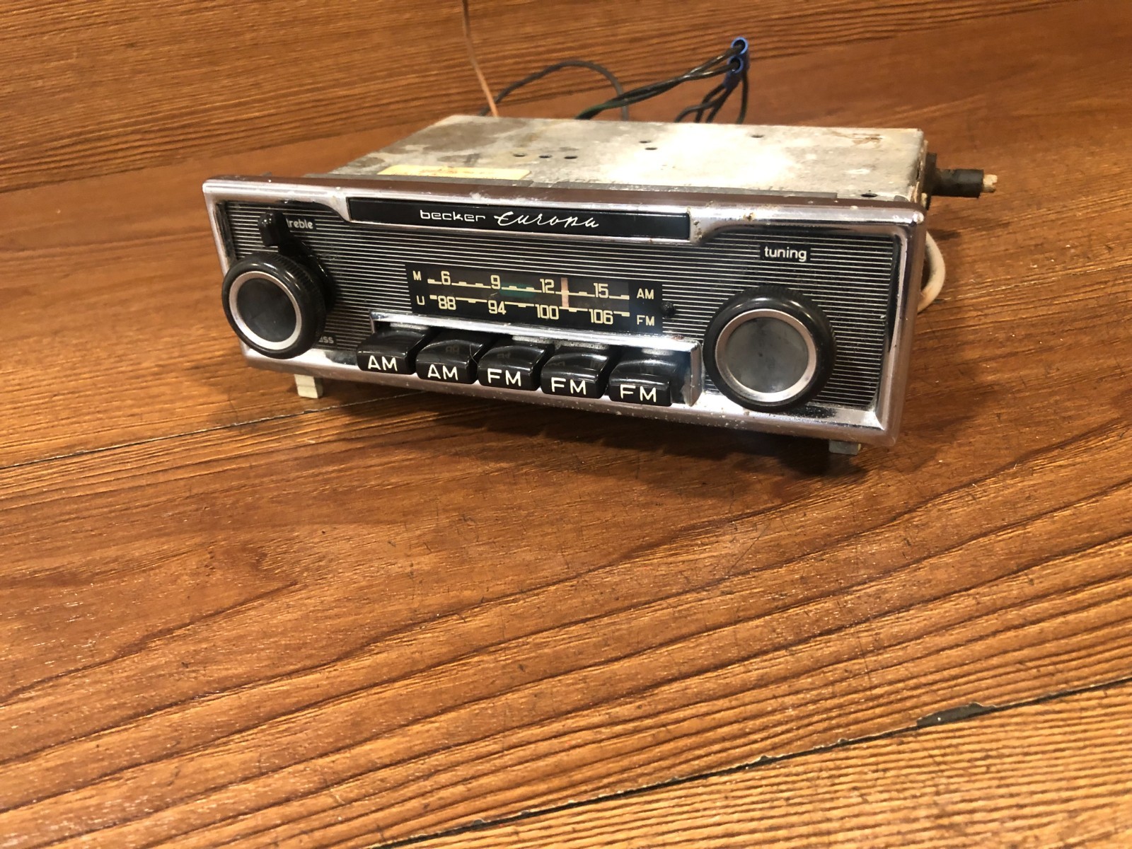 MERCEDES W108 W109 W114 BECKER EUROPA MU VINTAGE RADIO STEREO AM FM PLAYER OEM