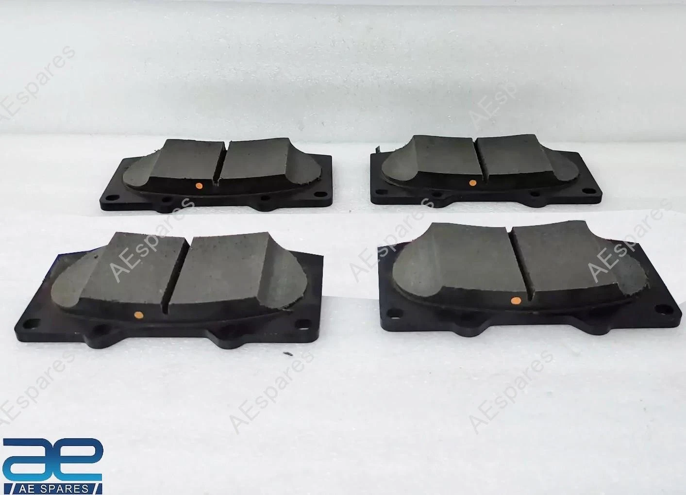 Front Disc Brake Pad Kit For Toyota Fortuner 2009-2018 04465-YZZT5 view 3
