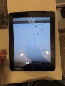 1st generation ipad MC349LL cracked screen