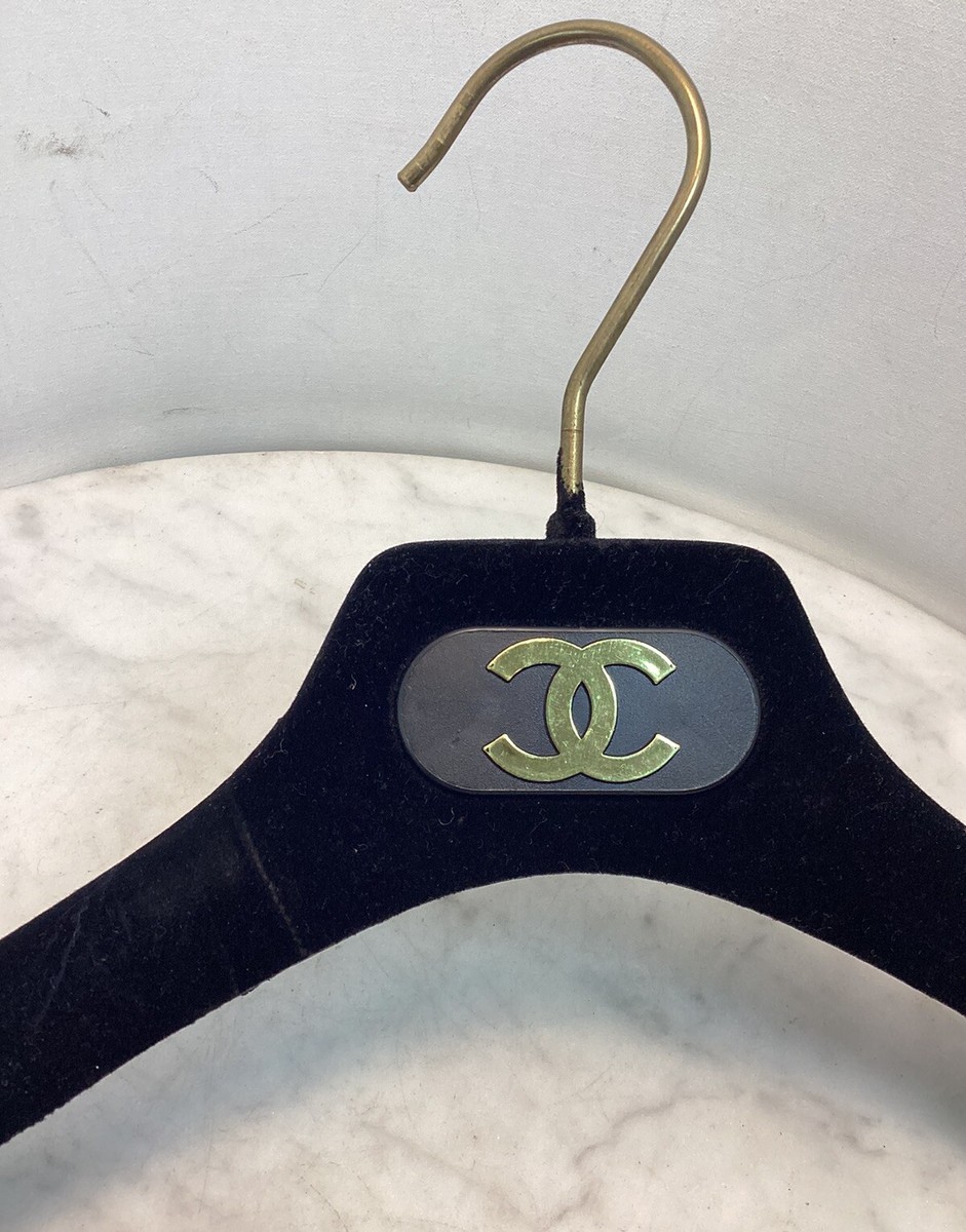 CHANEL 黒いベルベットハンガー 8本 s-l1200.jpg