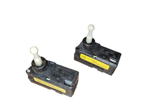 2x Ford Fiesta IV Scheinwerfer LWR Stellmotor 0307853301 97BG13K198AA SET