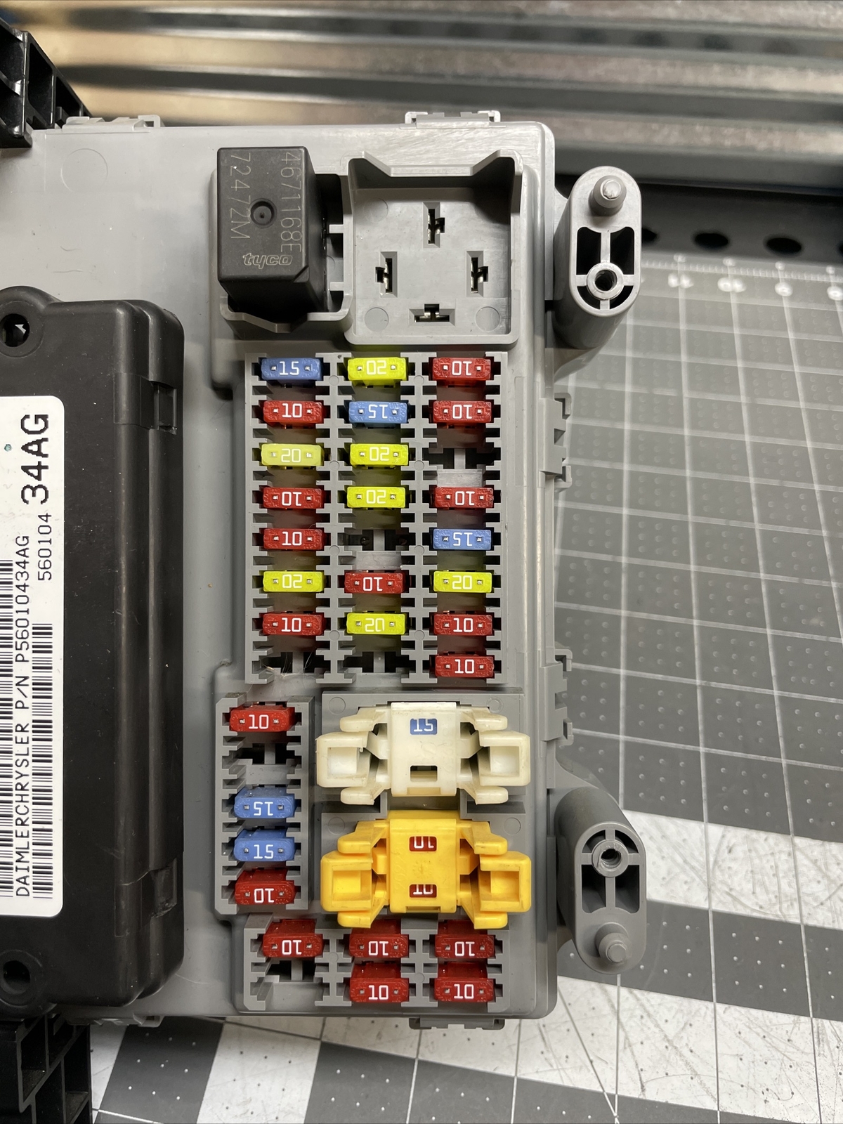 2004 Jeep Liberty Body Control Module BCM With Fuse Box 56010434AG