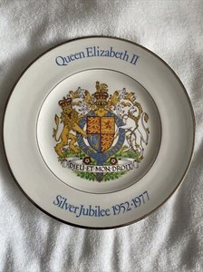 1977 Queen Elizabeth II Silver Jubilee Souvenir Plate by Wood & Sons England
