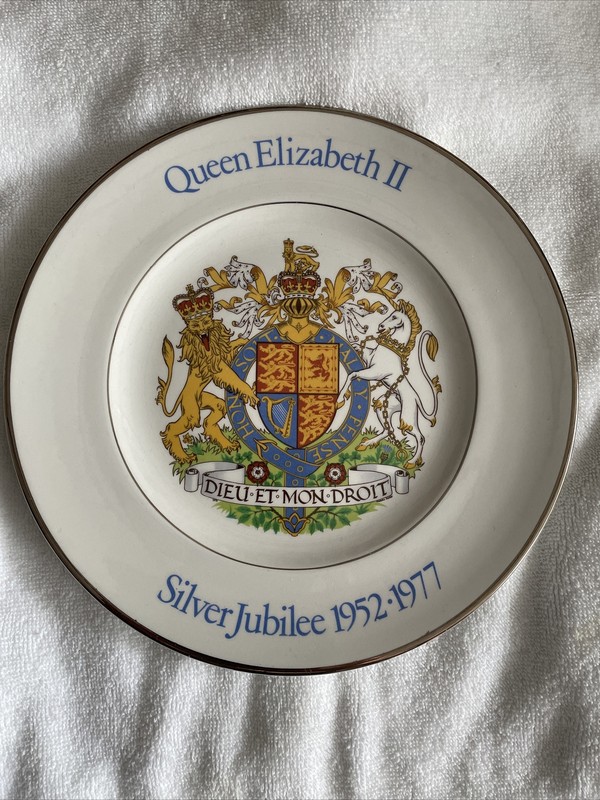 1977 Queen Elizabeth II Silver Jubilee Souvenir Plate by Wood & Sons England