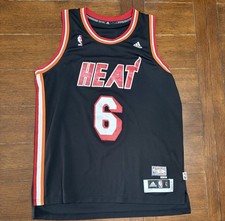 LeBron James Memorabilia Falls Further Behind Kobe Bryant, Michael Jordan 11