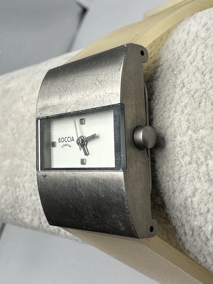 Reloj Tanque Boccia Titanio Damas Batería Nueva 22MM 7.5" Banda Silicona L5 Foto 2 de 4