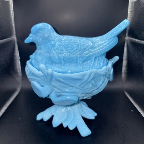 WESTMORELAND GLASSBLUE MILK GLASS ROBIN ON NEST CANDY DISH VINTAGE MCM