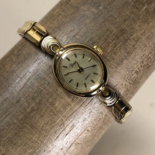 Vintage Timex Women Fashion Gold Expansion Oval Quartz Analog 17mm Watch 6 1/2"