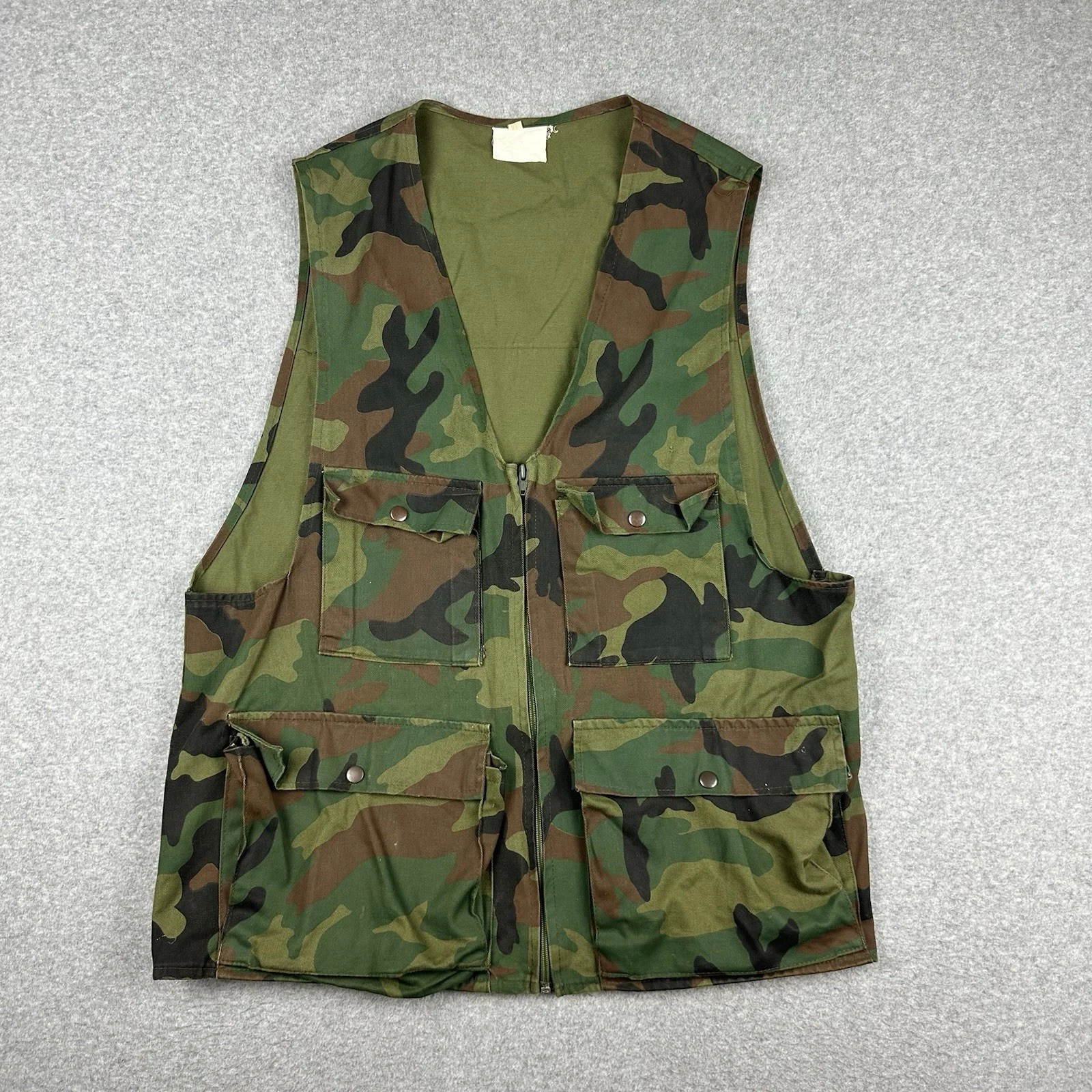 Vintage Men's Camouflage Utility Tactical Hunting Fishing Vest Size XL Green
Opens in a new window o