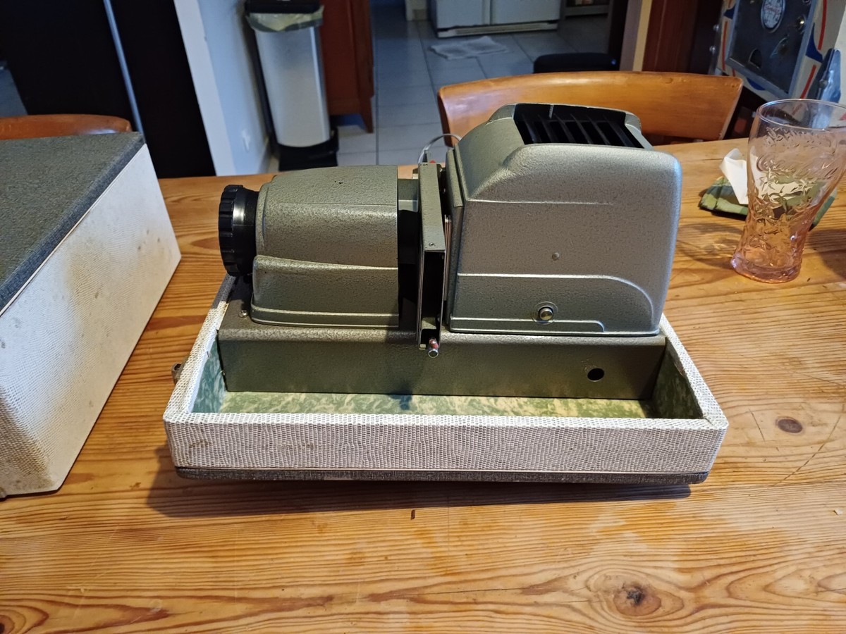 Leitz VIII-S - Projecteur de diapositives - avec des