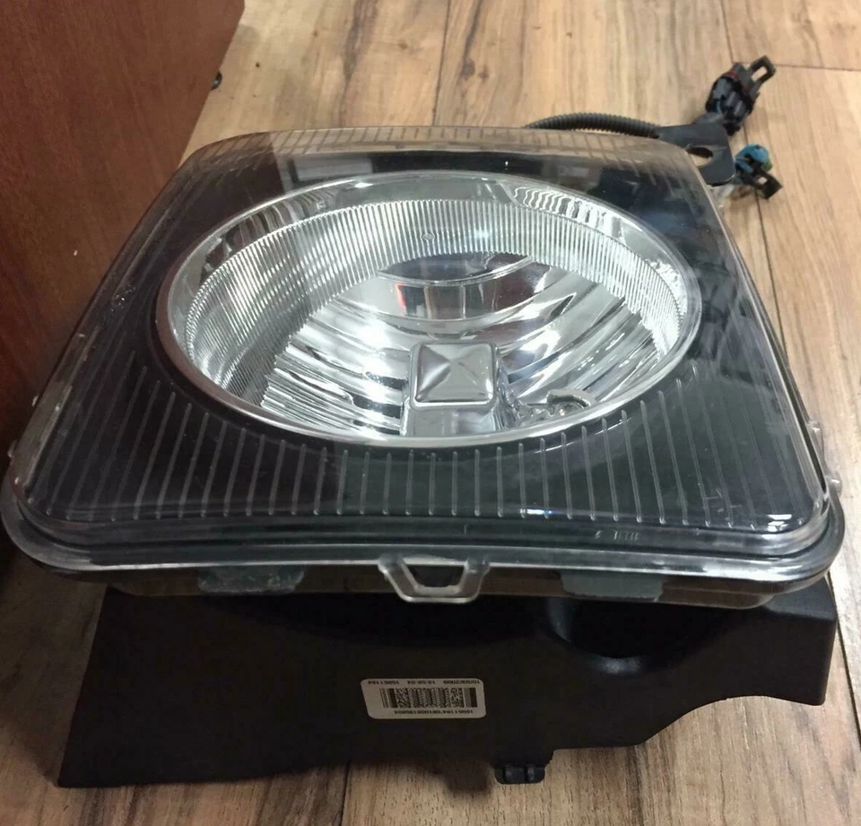 2010 HUMMER H3 ПЕРЕДНЯЯ ПРАВАЯ ПАССАЖИРСКАЯ БОКОВАЯ ФАРА - Изображение 3 из 4