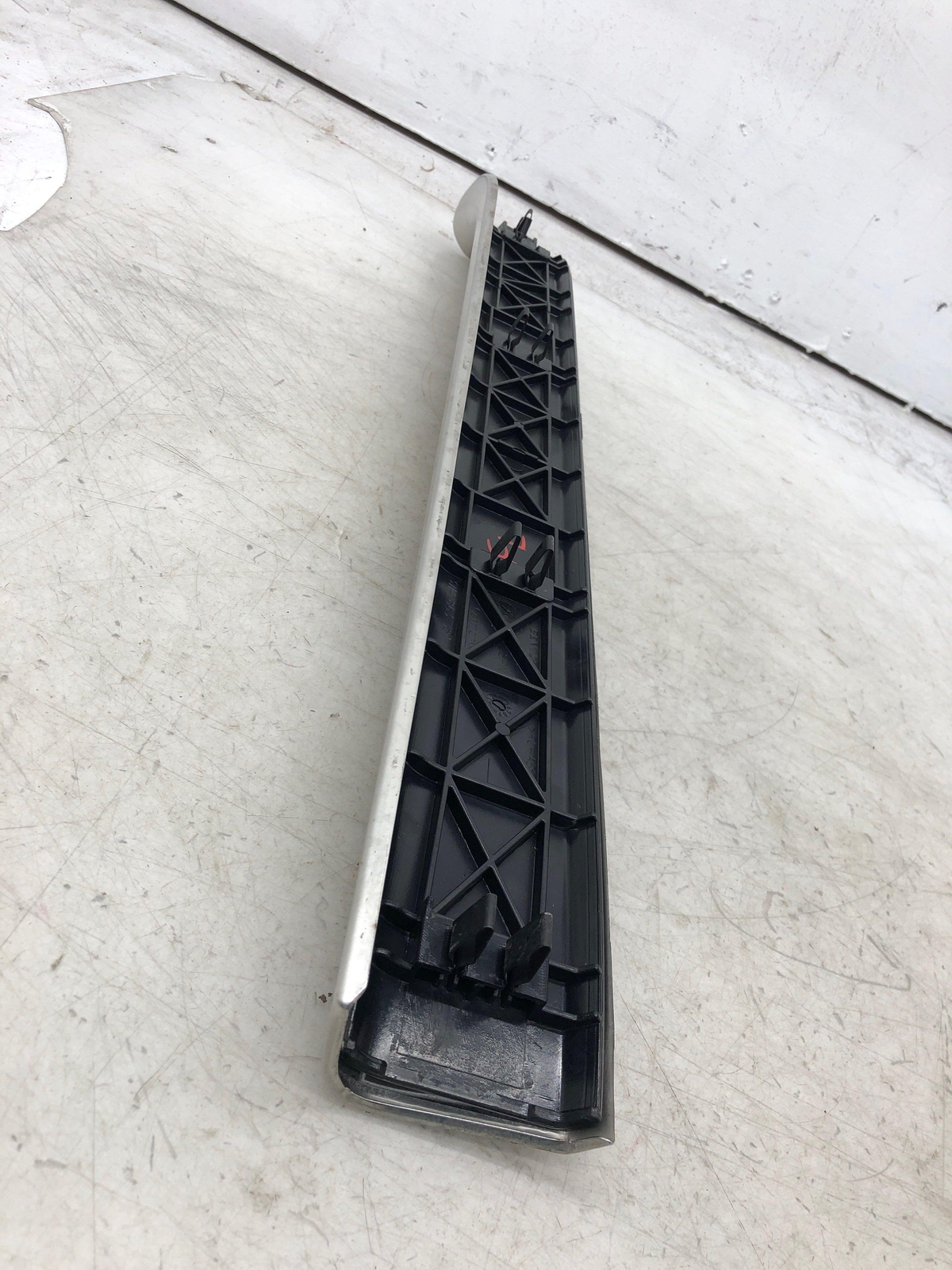 2006-2012 BENTLEY CONTINENTAL FRONT LEFT SILL SCUFF PLATE 3W4863381P *SCRATCHES*