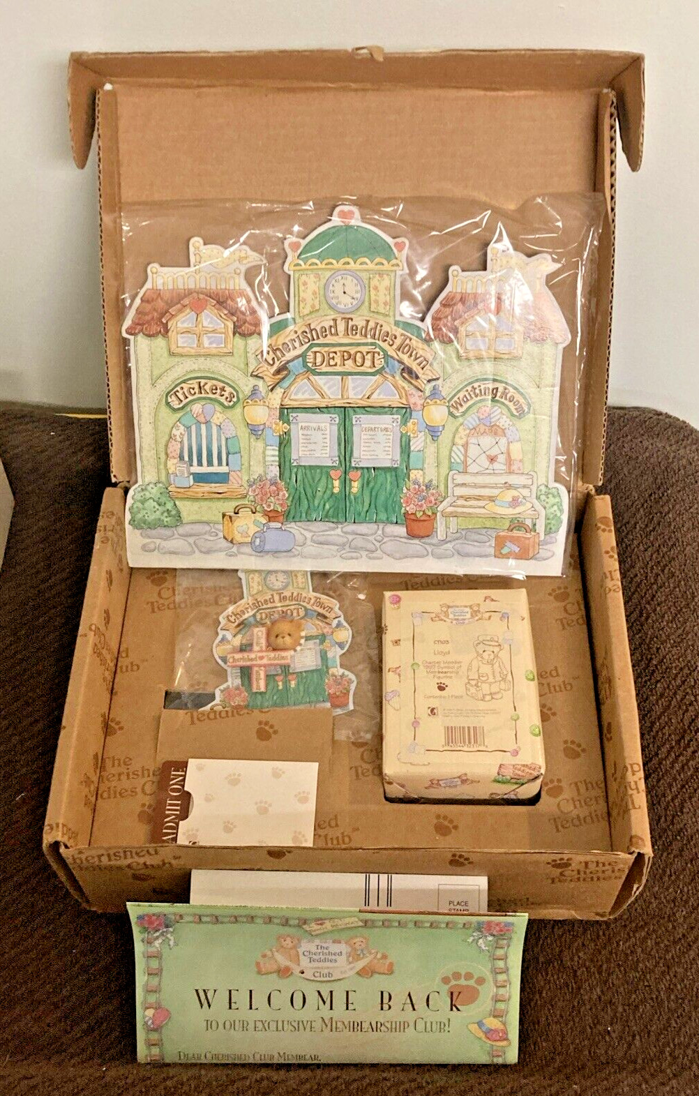 Cherished Teddies 1997 Membearship kit W/figurine “Lloyd”