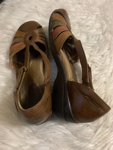 earth leather sandals