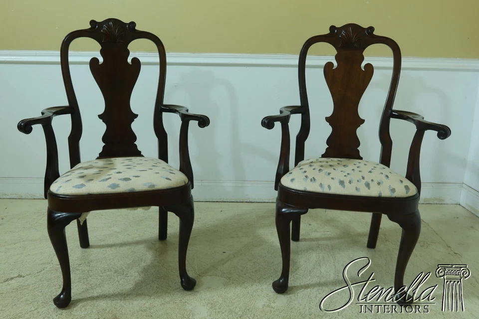 F64716EC: Par de sillones de comedor STICKLEY Philadelphia Queen Anne Foto 2 de 4