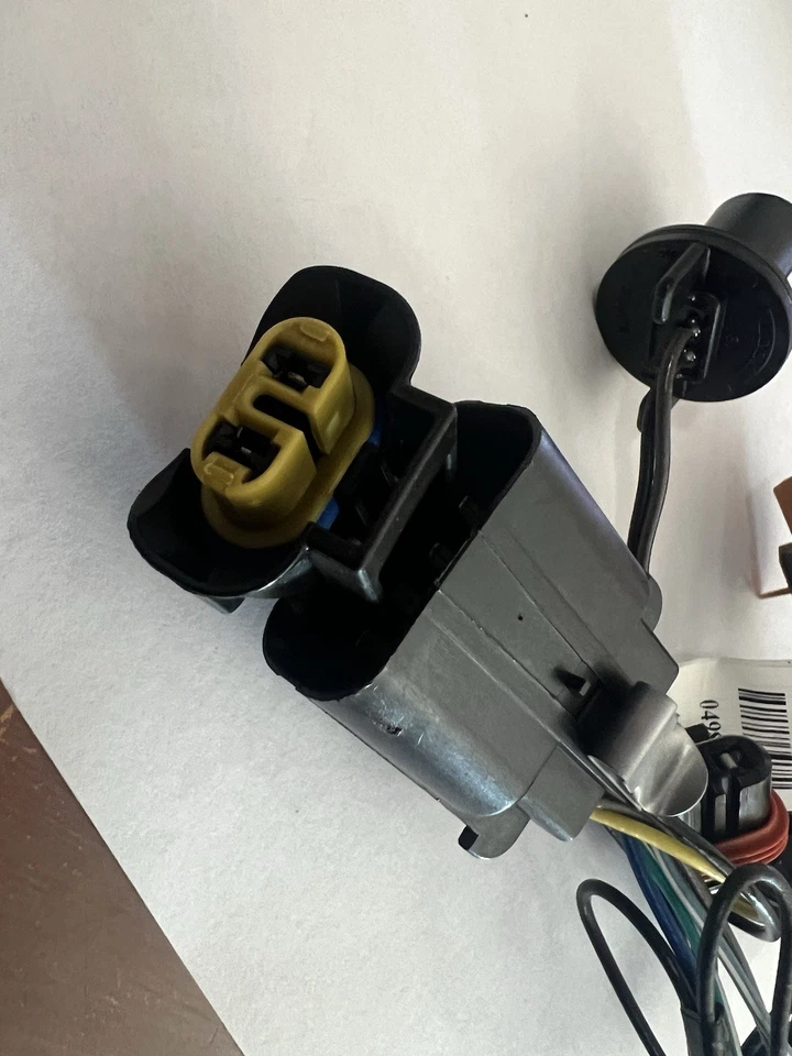 Nuevo arnés de cableado de faros genuino GM 15950809 07-14 Tahoe Suburban Avalanche Foto 4 de 4