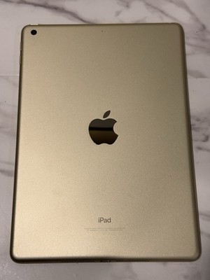 Apple iPad 5th Gen 32GB Wi-Fi   Space Gray - Flawless
