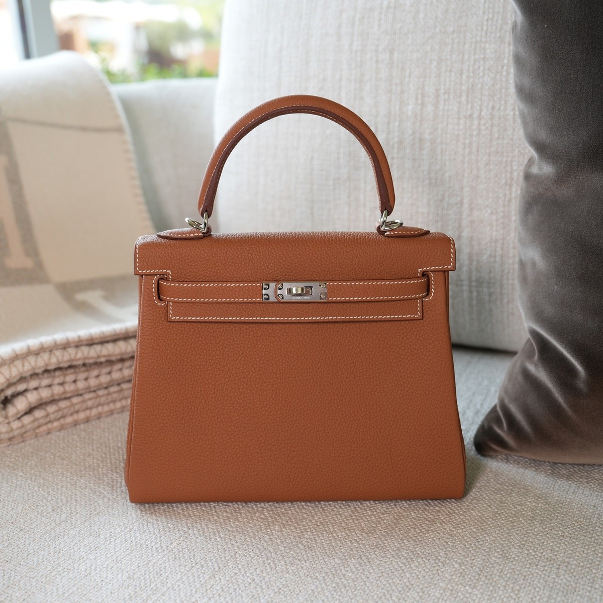 BRAND NEW 2026 AUTHENTIC HERMES KELLY 25cm BAG HANDBAG GOLD TOGO