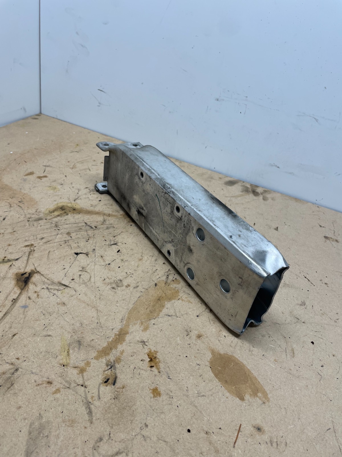 12-21 BMW 2 3 4 SERIES F22 F30 F32 FRONT LEFT BUMPER REINFORCEMENT MOUNT BRACKET