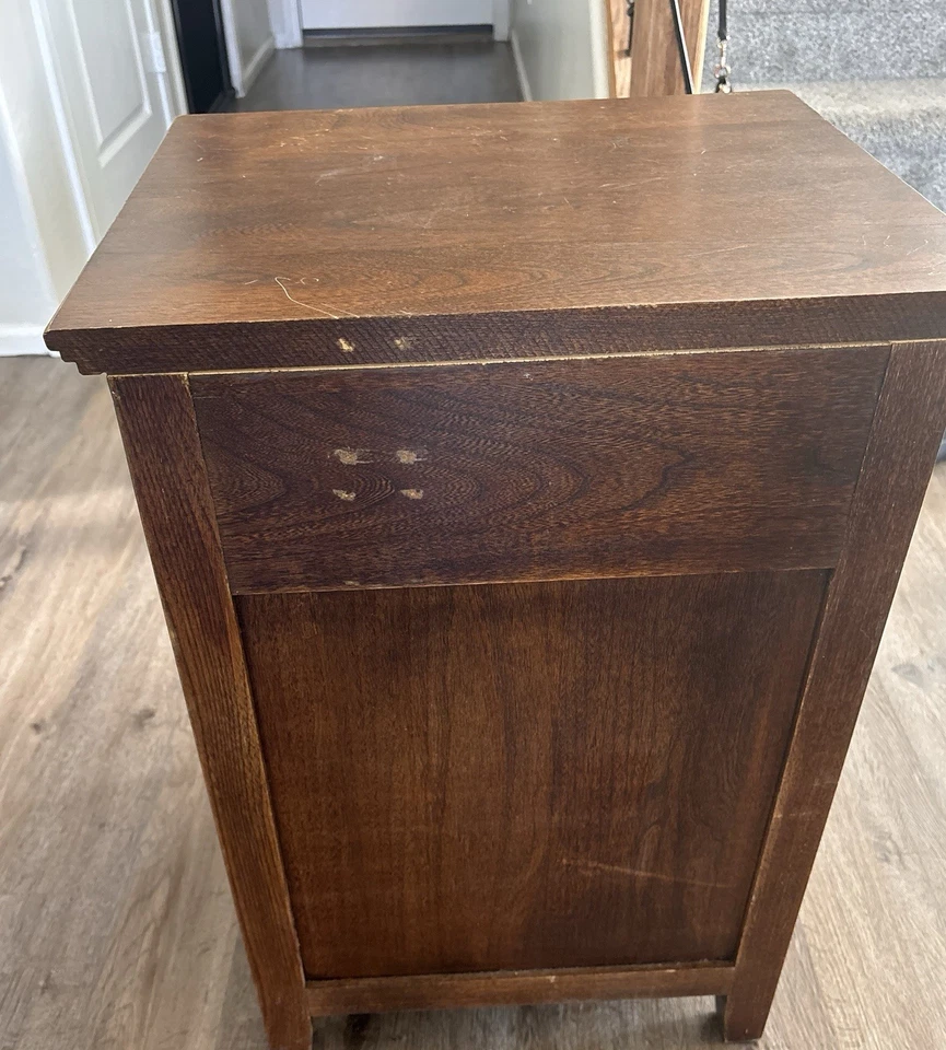 Mesita de noche vintage/antigua (solo local, Goodyear Az) Foto 2 de 4