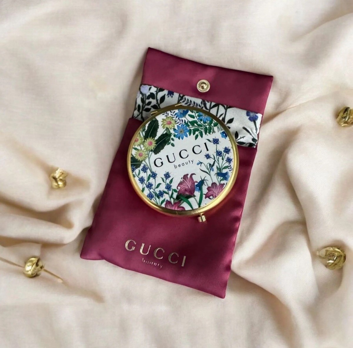 Gucci Beauty Floral Compact Mirror Gold Tone With Satin Pouch New