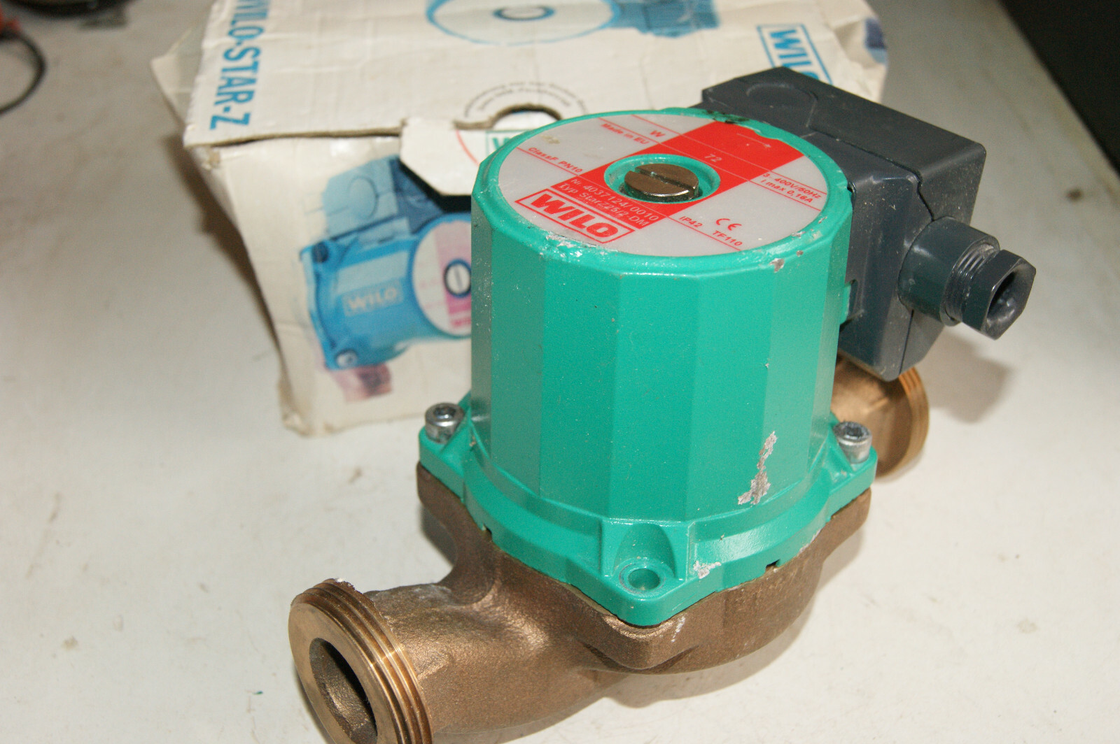 Circulateur WILO STAR Z 25/2 pompe de bouclage ECS triphasée neuve pour réseau collectif