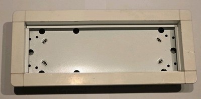 Ritto Portier 3er Installationsrahmen mit Unterputzschale weiß