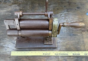 Antique Tabletop Cast Iron Leather Glazing Roller – H. Leach Machinery Co.