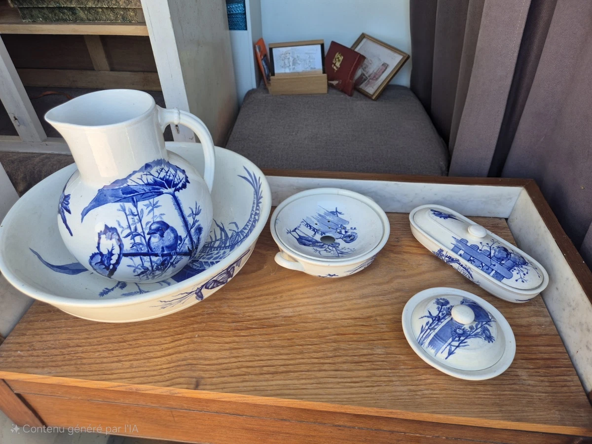 Miniature Jouet Ancien - Pièces De Toilette En Faïence : Vasque, Porte-savon