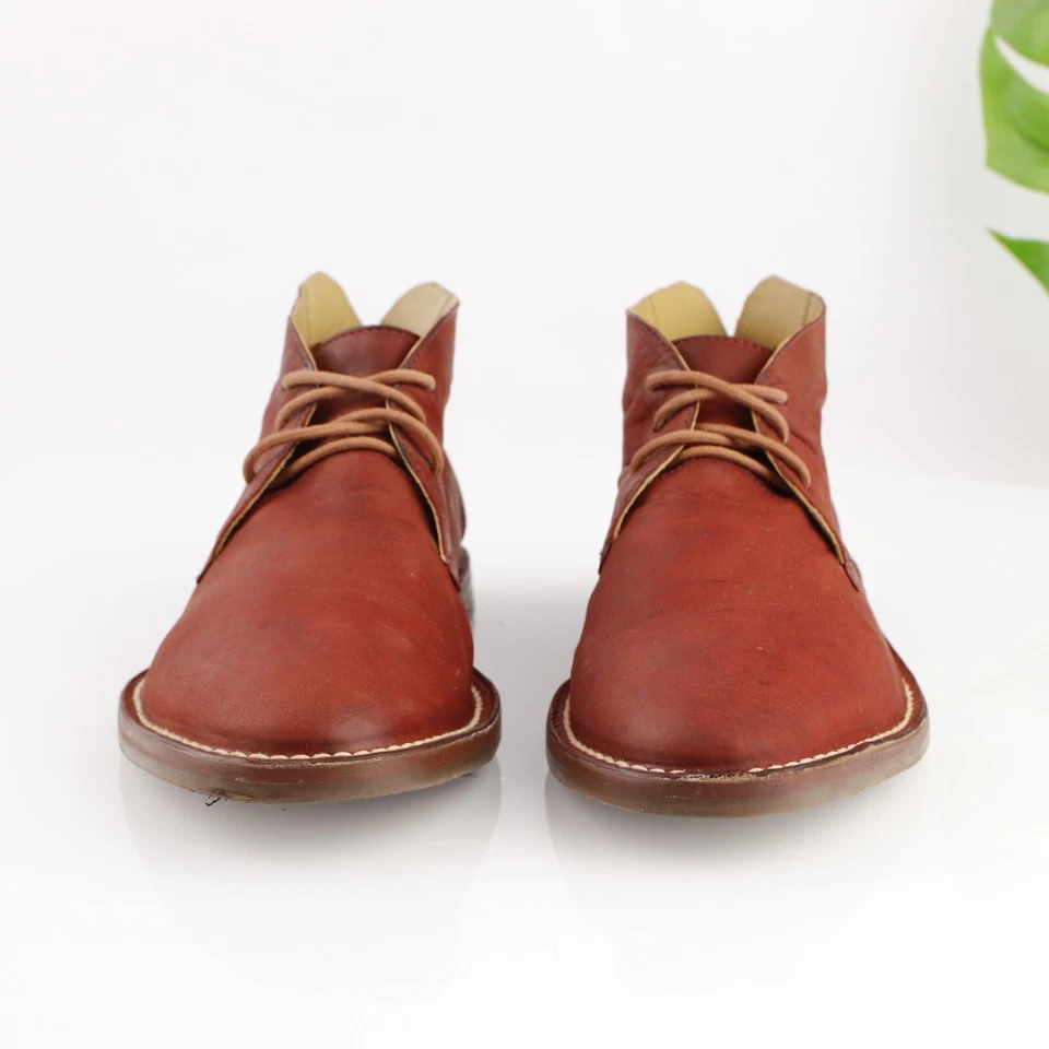 Bota Chukka Cole Haan Para Hombres Talla 9 M Cuero Rojo Con Cordones Punta Lisa Suela de Goma Foto 2 de 4