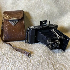 ZEISS IKON VINTAGE FOLDING CAMERA - NETTAR-ANASTIGMAT LENS W/ Case