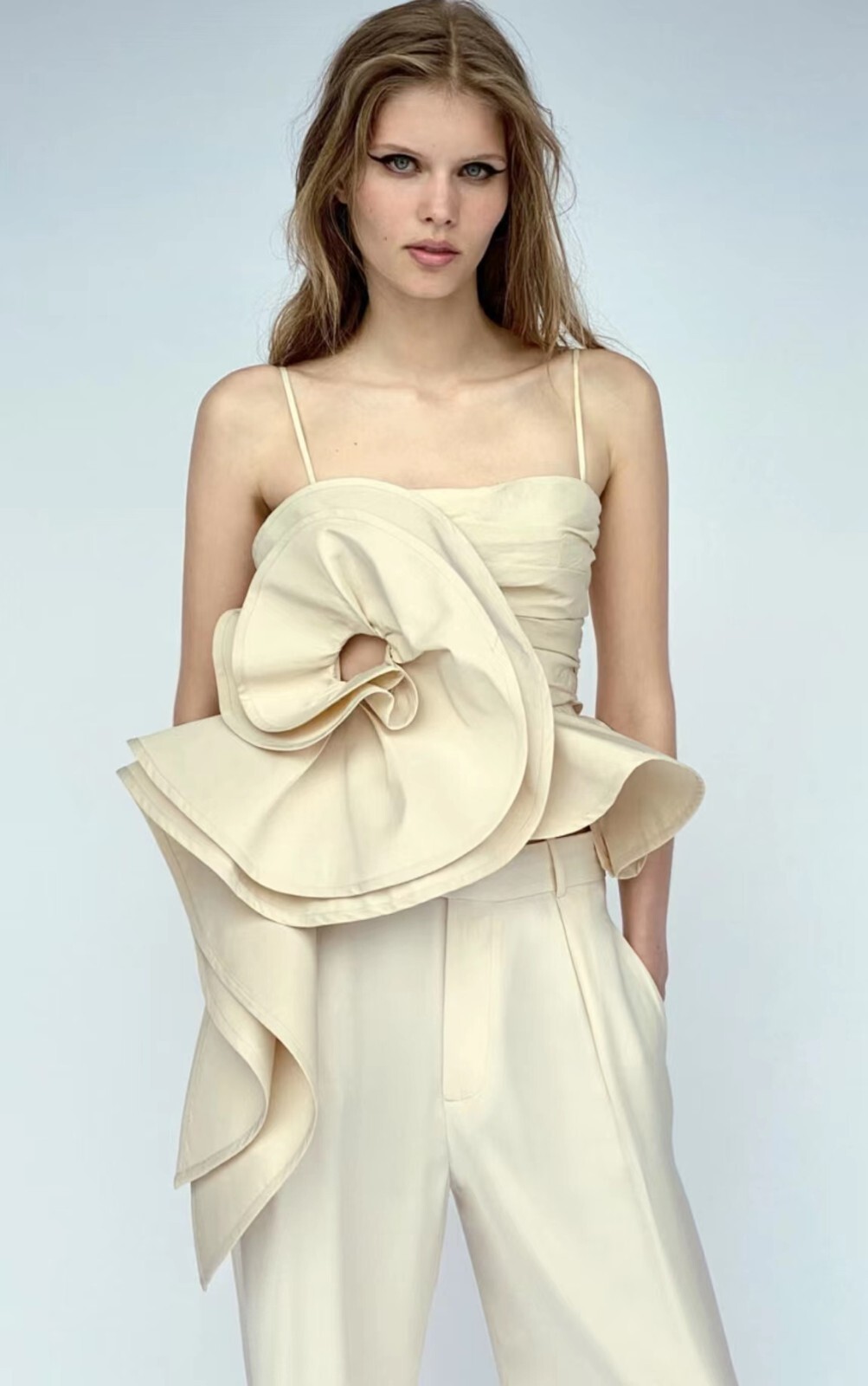 ZARA NEW WOMAN VOLUMINOUS FLOWER TOP - LIMITED EDITION SAND S 3310/660 |  eBay