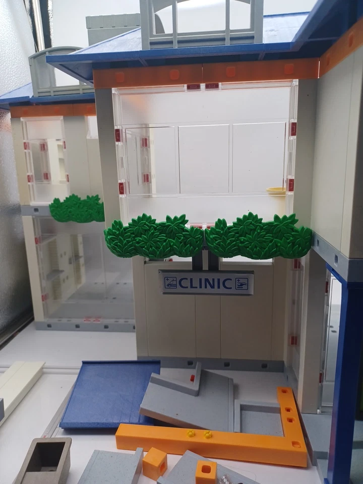 Playmobil 4404 Hospital, Incomplete. - Image 3 of 4
