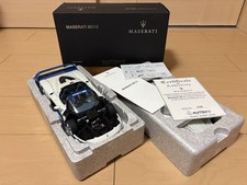 AUTOart 1/18 Maserati MC12 Pearl White/Blue AUTOart Maserati