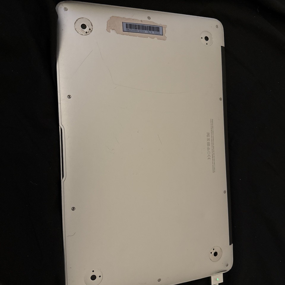 apple-macbook-air-early-2015-intel-core-i5-5250u-1-6ghz-4gb-ram-11