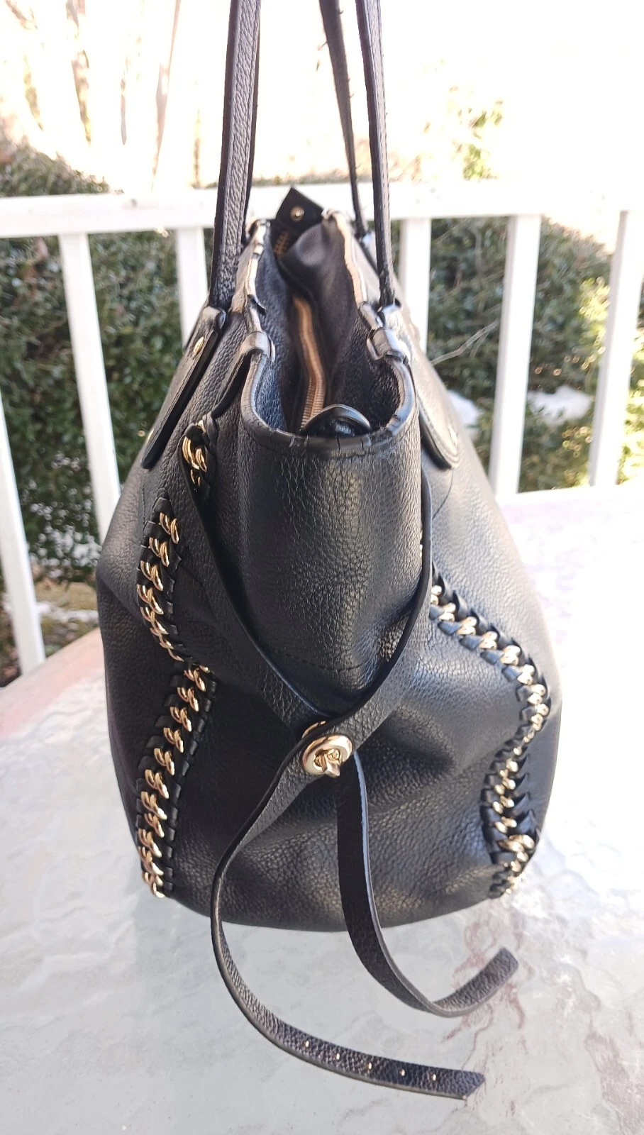 Borsa Coach 34398 Tatum nera in pelle con zip e dettaglio catena cordino