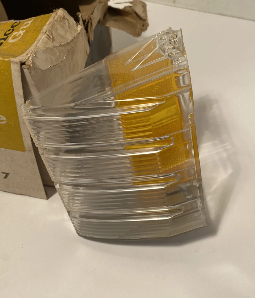 5963977 NOS GM Delco Guide 1971-1972 Oldsmobile Toronado luz de estacionamiento lámpara lente Foto 3 de 4