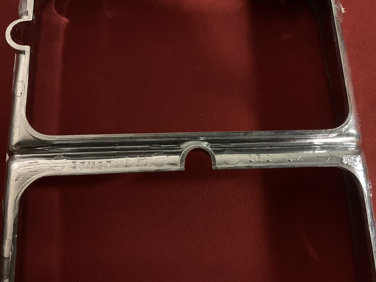 Pair Of Chrome Headlight Bezels For 1976-1977 Monte Carlo – GM 371167/371168 Replacement, The Parts Place Inc. #GH1850M