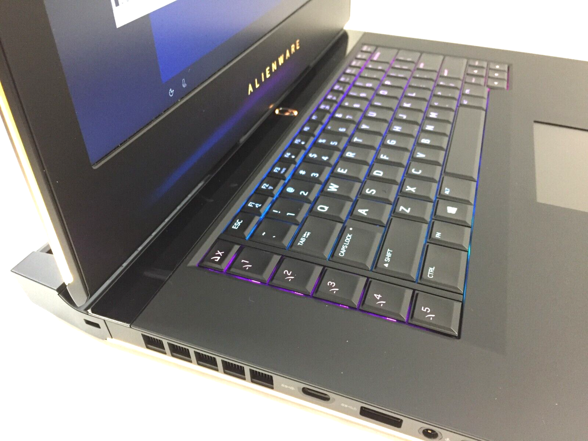 Dell Alienware 15 R4 Gaming Laptop/i7-8750H/16GB/1TB HDD+128GB SSD 