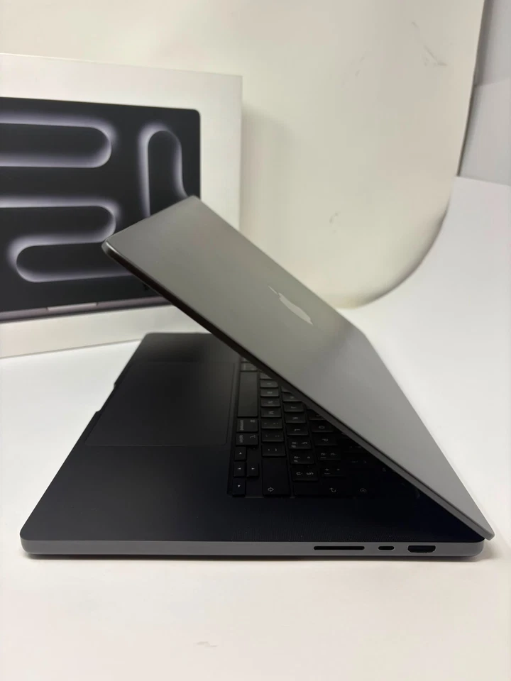 Apple MacBook Pro 16" M3 Pro · 18GB · 512GB, foto 4 di 5