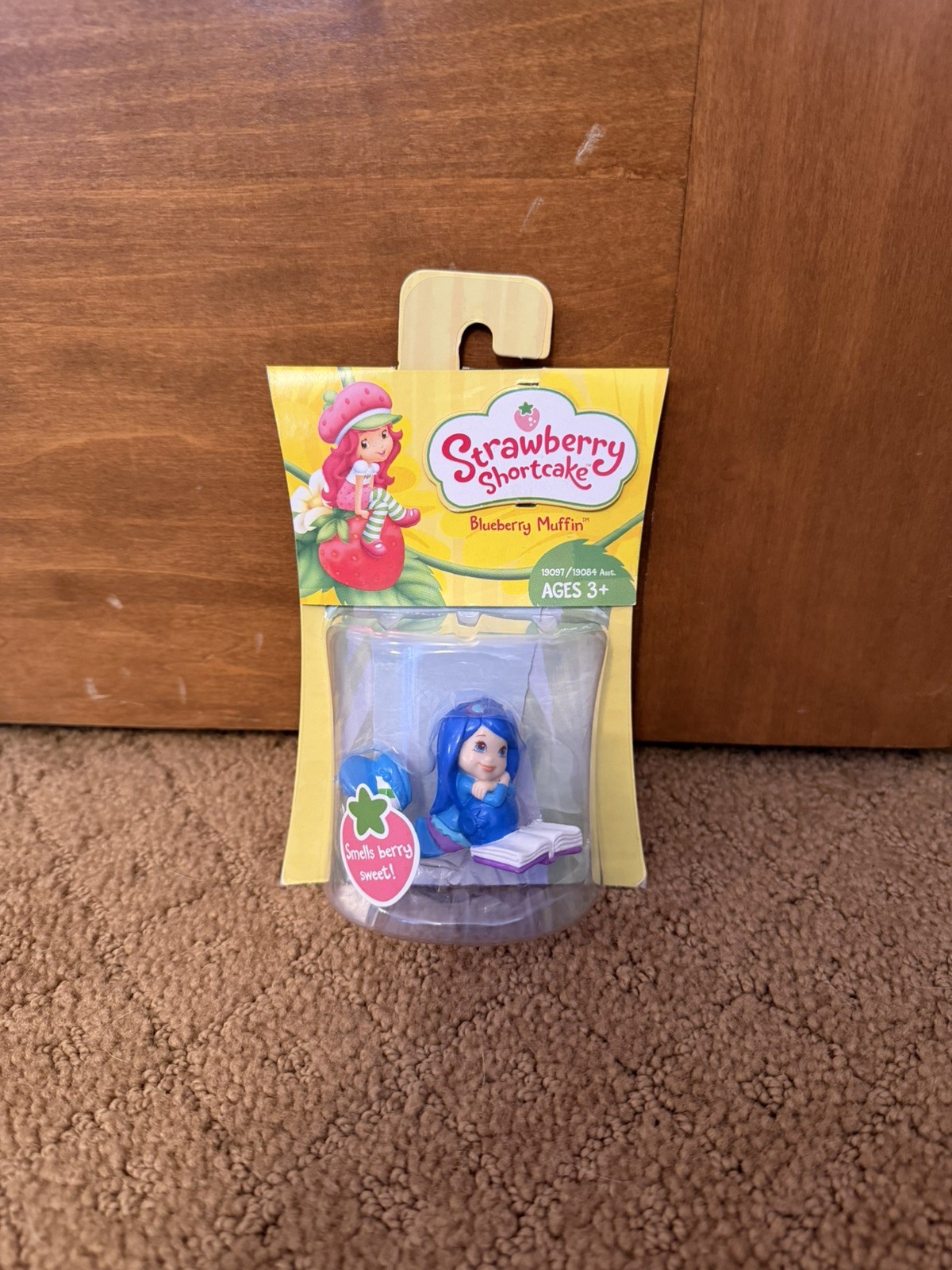 New 2009 Strawberry Shortcake Scented Mini Doll Blueberry Muffin