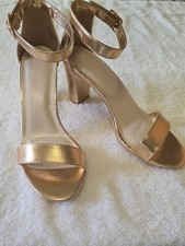 NWOT Davids Bridal Arya Strappy Heel