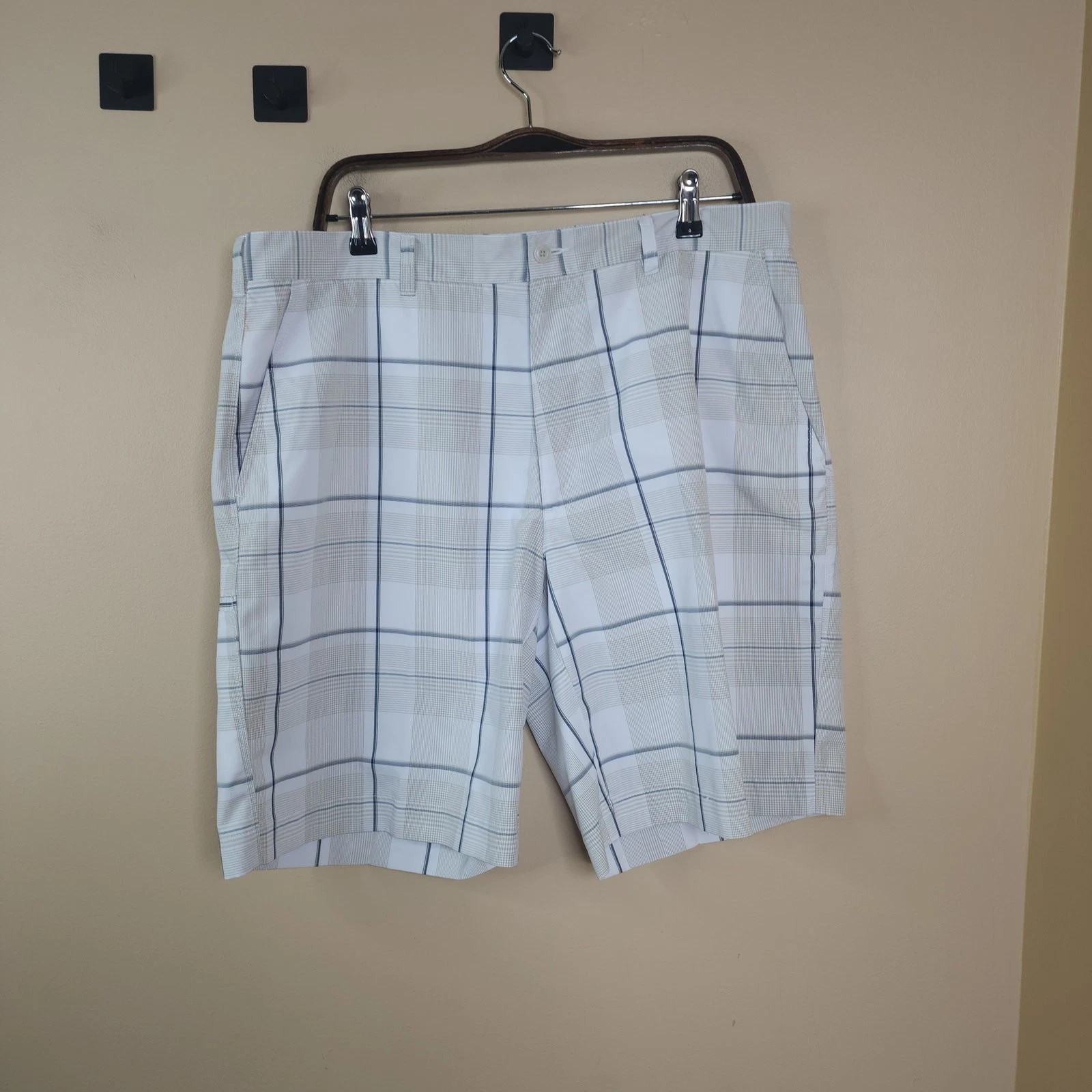 Champions Plaid Golf Shorts Size 38