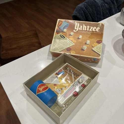 YAHTZEE Vintage 1978 Board Game Complete Set Milton Bradley Lowe Dice Chips USA