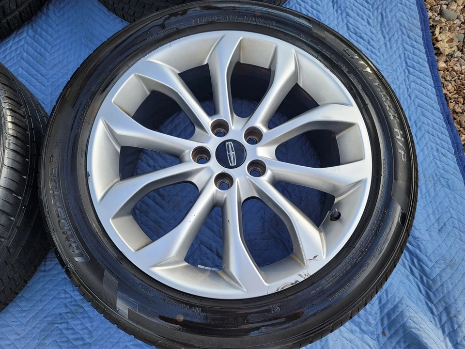 Juego de llantas y neumáticos Hyper EJ7Z1007F Lincoln MKC 2015 2016 2017 2018 2019 18" OEM Foto 3 de 4