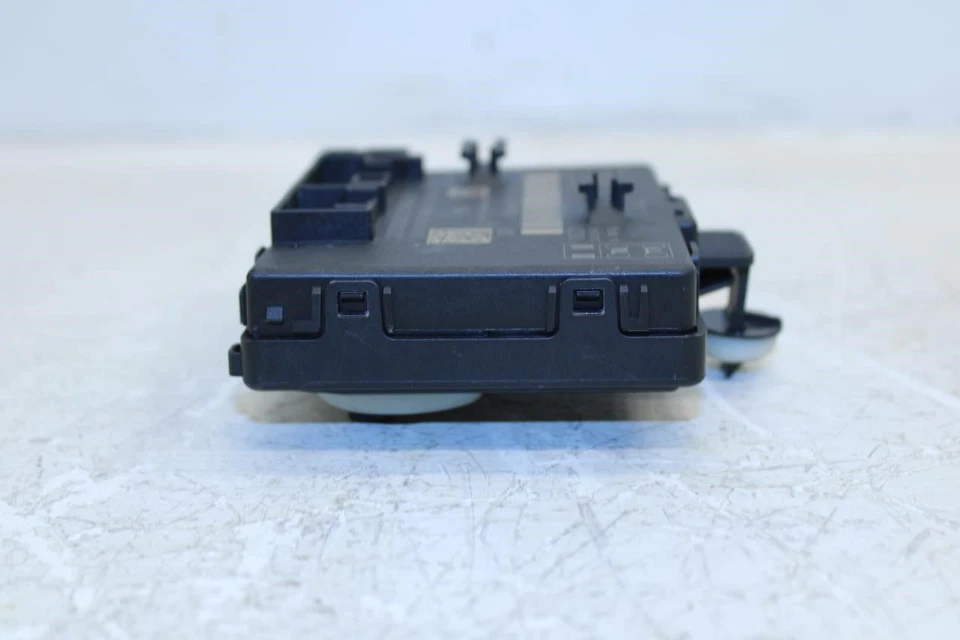 2018-2023 Audi Q3 S Line RR Right Passenger Side Door Control Module 8W1-959-595 - Image 4 of 4