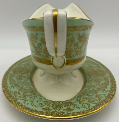 Royal Worcester Embassy (Light Green) Gravy boat and attached underplate - Picture 3 of 4